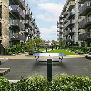  Homestay In Shared Luxury Flat United Kingdom